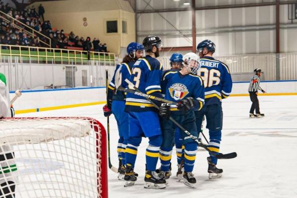 Championnait de hockey sur glace de Saint-Pierre et Miquelon : les Missiles remportent la coupe Autochrome