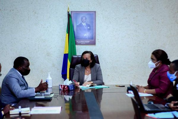 La grève chez Total Gabon déjouée par deux ministres
