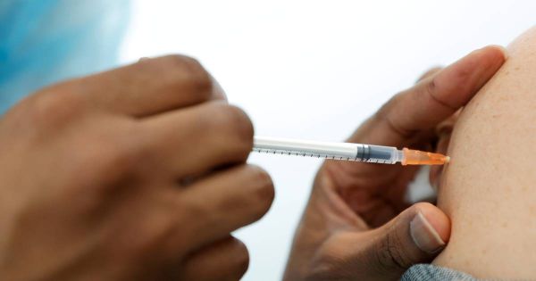 Une dose du vaccin Pfizer réduit de 75% les risques d'hospitalisation ou de décès