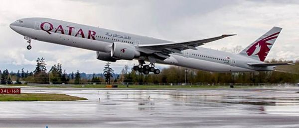 Une partie de la flotte mondiale de Boeing 777, équipée du type de moteur impliqué dans un incident spectaculaire survenu sur un vol United Airlines aux Etats-Unis, est désormais clouée au sol