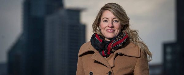 Joly et le français: on nous raconte des histoires
