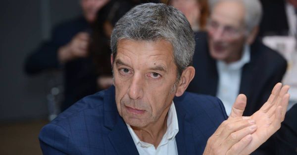 Michel Cymes accusé de plagiat par un journaliste: "Pouvez-vous me verser le montant de sa paie?”