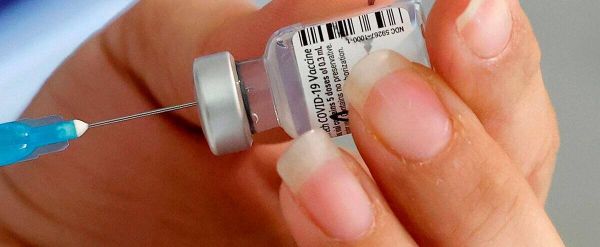 La préparation du vaccin Pfizer