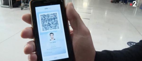 Coronavirus Plusieurs compagnies aériennes dont Air France vont tester en mars une application smartphone pour numériser les tests Covid des voyageurs - VIDEO