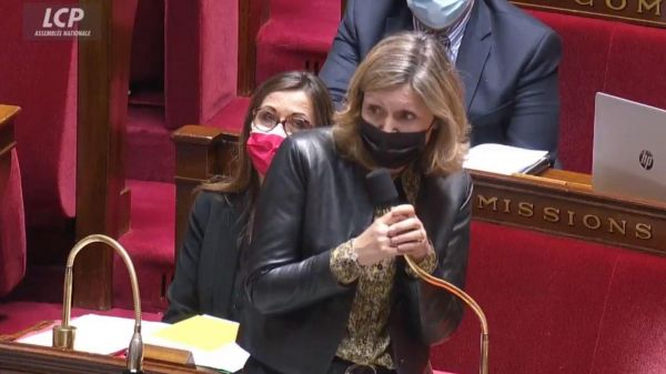 Antisémitisme: la députée Yaël Braun-Pivet dévoile un mail odieux