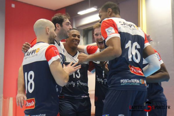 VOLLEY-BALL : Un derby de nouveau remporté !
