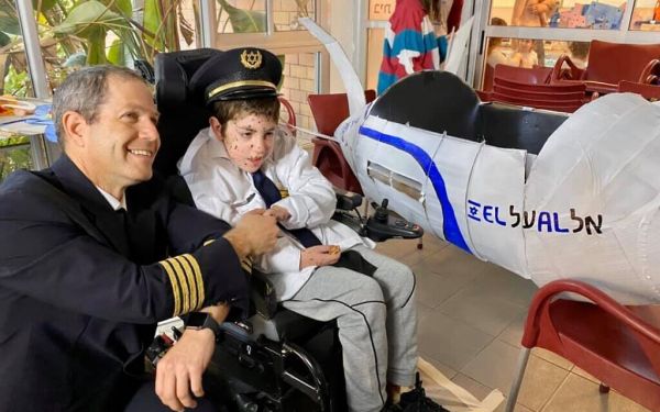 Une ONG israélienne fabrique des costumes de Pourim pour les enfants handicapés