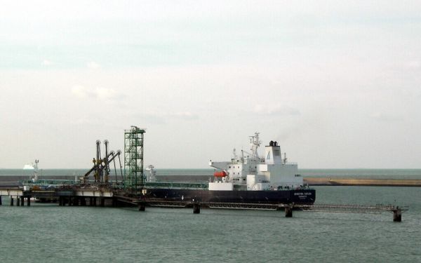 Un pétrolier grec suspecté dans la marée noire en Israël – médias