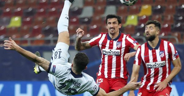 Un bijou de Giroud et Chelsea prend une option sur l'Atlético, le Bayern gifle la Lazio