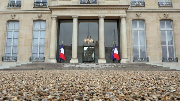 EN DIRECT - Covid-19 : un nouveau conseil de défense à l'Élysée