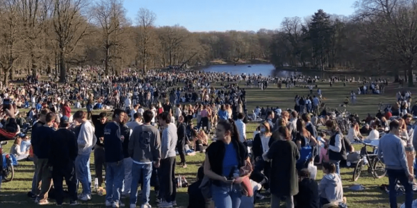 Aucune amende malgré le non-respect du port du masque dans les parcs bruxellois !