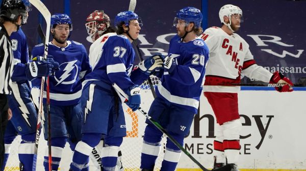 Lightning imposant ; Kreider laissé seul