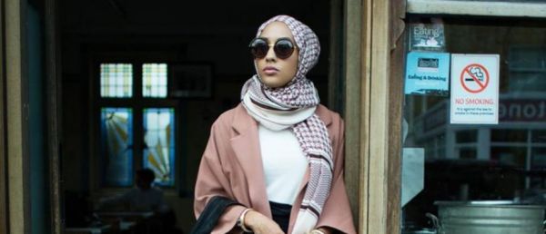 Un employeur peut interdire le port du foulard islamique au travail dans le cadre d'une politique de neutralité religieuse, estime l'avocat général de la Cour de justice de l'UE