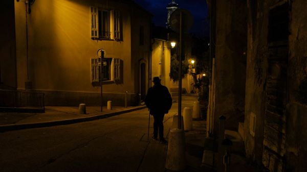 En Italie, en Australie, au Royaume-Uni : les confinements locaux ont-ils déjà fait leurs preuves ?