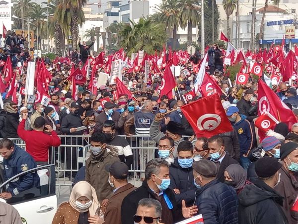 Marche d’Ennahdha, les manifestants appellent à l’unité nationale