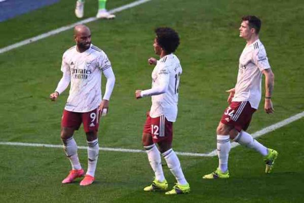 Foot - ANG - Un Arsenal renversant surprend Leicester en Premier League