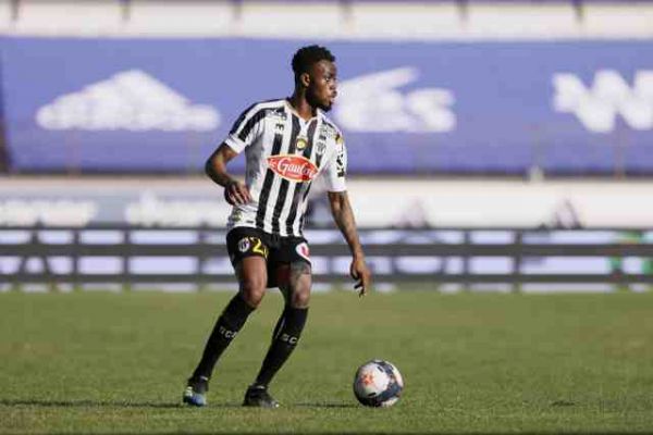 Foot - L1 - Angers - Blessé à l'échauffement, Vincent Manceau (Angers) est remplacé par Abdoulaye Bamba
