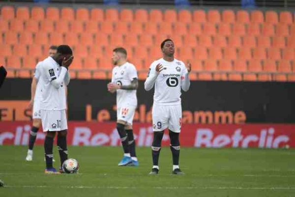 Foot - Compositions de Lille-Strasbourg : Ikoné et David devant