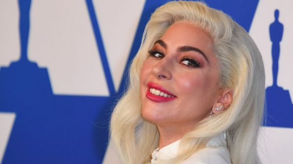 Le promeneur de chien de Lady Gaga donne de ses nouvelles depuis son lit d'hôpital