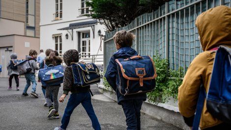 Paris : bientôt des cours à l'extérieur pour limiter la propagation du Covid-19 ?