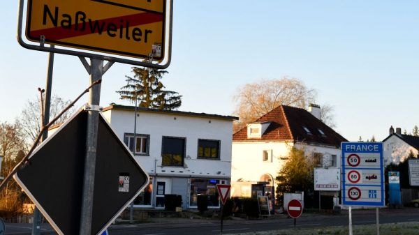 EN DIRECT - Covid-19 : la situation en Moselle "en voie d'amélioration", assure le préfet