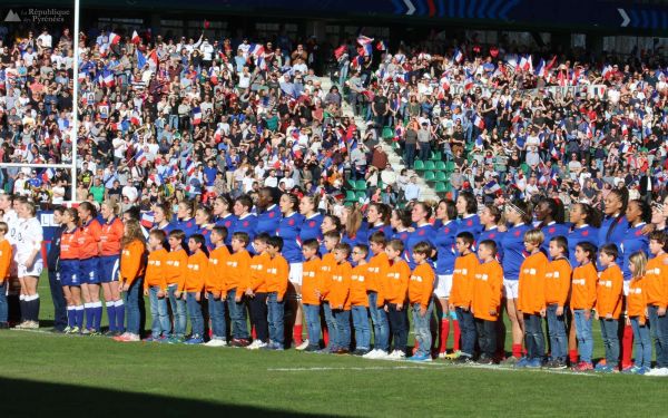 Rugby : vers un report de la Coupe du monde pour Lise Arricastre et le XV de France