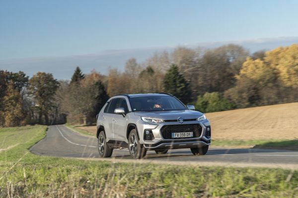 Essai Suzuki Across 2021 : clone d’hybride