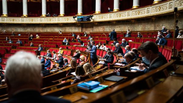 Violences sexuelles : les députés retiennent un seuil de "non-consentement" à 15 ans