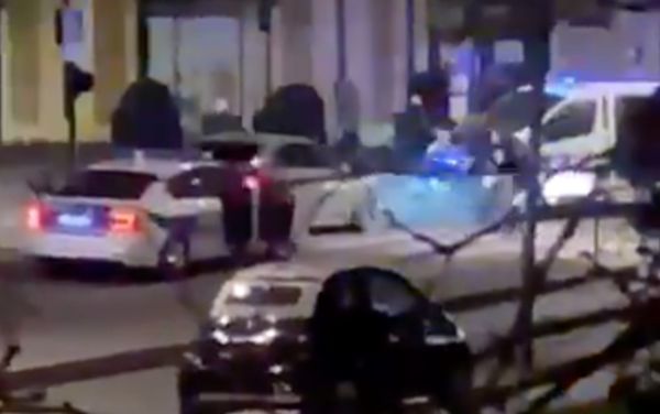 Vidéo : un chauffard de 16 ans fonce sur des policiers à Bordeaux, avant d'être neutralisé par balle