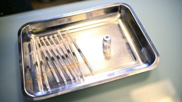 Vacciner au cabinet, le casse-tête des généralistes