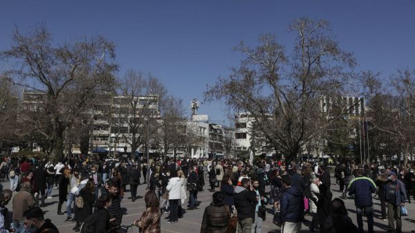 Grèce : un fort séisme fait onze blessés et endommage une centaine d'édifices