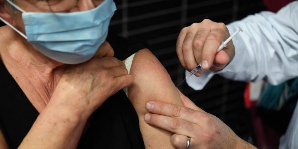 Covid-19 : « Si la couverture vaccinale est insuffisante, une reprise épidémique est à craindre dès l'automne »