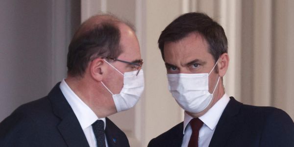 Covid-19 : l'exécutif réfléchit à la mise en place d'un « pass sanitaire » pour se redonner un « cap »