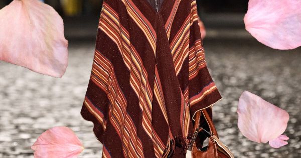 Fashion Week : poncho devant !