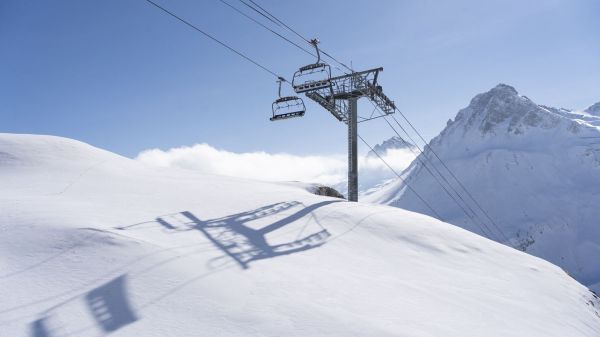 Tourisme : la fréquentation des stations de ski divisée par deux en février