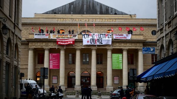 Monde de la culture à l'arrêt: des manifestants occupent le théâtre de l'Odéon