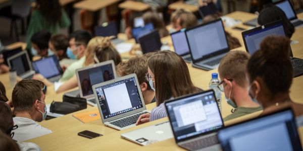 Etudes de santé : des universités à la peine pour mettre en œuvre la réforme