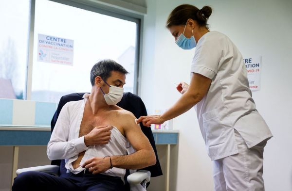 Vaccination anti-Covid : ce week-end, au gouvernement, c'est tous sur le pont !