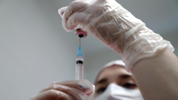 Politique d'achat des vaccins : « Cette crise pose la question de la capacité industrielle européenne »