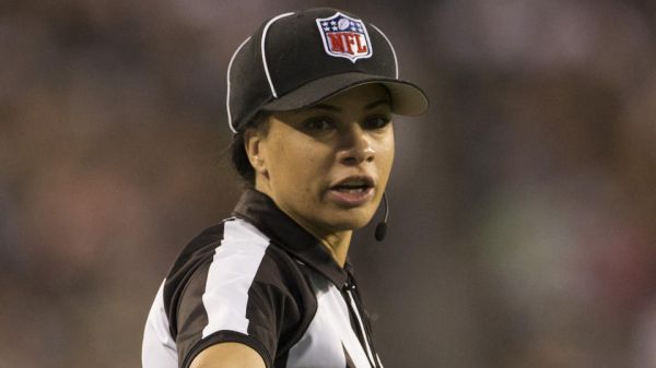 Maia Chaka, première femme noire arbitre en NFL