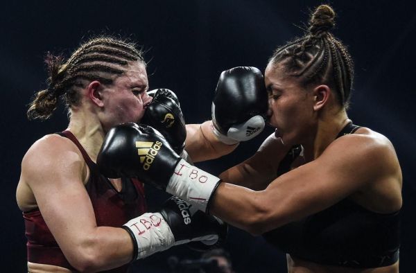 Boxe : Estelle Yoka-Mossely conserve sa ceinture