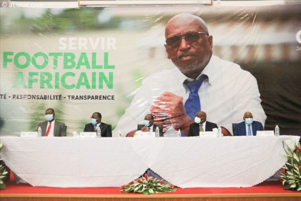 Football: lIvoirien Jacques Anouma annonce son retrait de la course à la Présidence de la CAF (Communiqué) (aLome.com)
