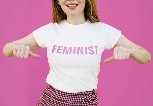 « Le féminisme qu'on nous vend n'est plus révolté » : cinq questions à Léa Lejeune sur le féminisme washing