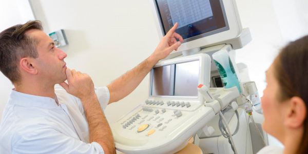 « Pourquoi un homme choisit-il un métier en lien avec la santé des femmes ? »