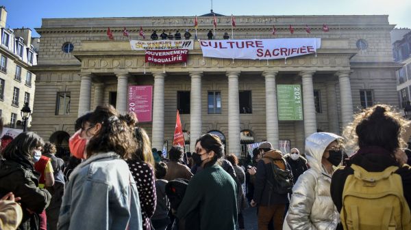 Roselyne Bachelot s'est rendue au théâtre de l'Odéon occupé par des acteurs de la culture en colère