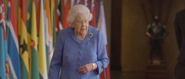Interview événement cette nuit : La Reine avait pris les devants en prenant la parole hier après-midi en louant le "dévouement désintéressé et du sens du devoir" - Vidéo