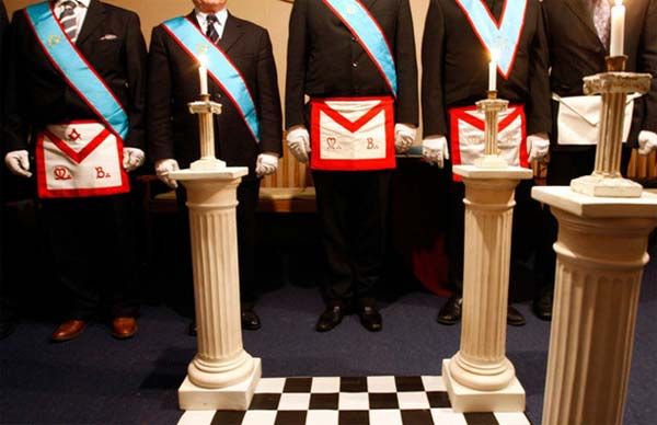 Supprimer le péché d'adhésion à la franc-maçonnerie ? - Riposte-catholique