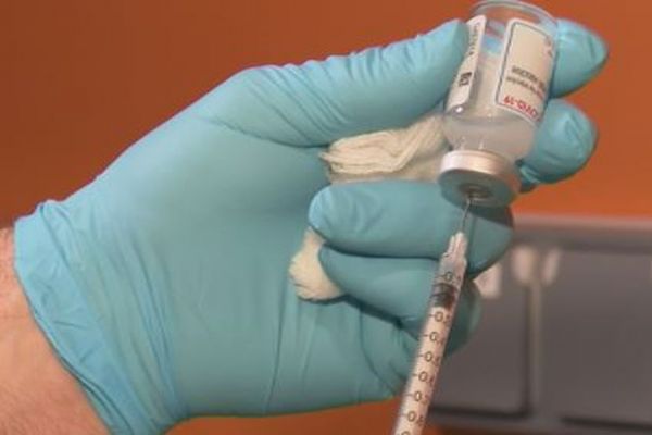 Vaccination à Saint-Pierre et Miquelon : 32% de la population éligible a reçu une première injection