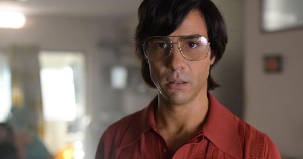 Que vaut Le Serpent (Netflix), la série avec Tahar Rahim en serial killer ? [critique]