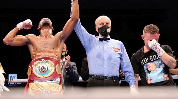 Jamel Herring envoie Frampton à la retraite